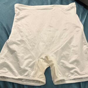 White High-Waisted Slim Fit